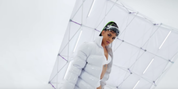 Toni Romiti Unimpressed video