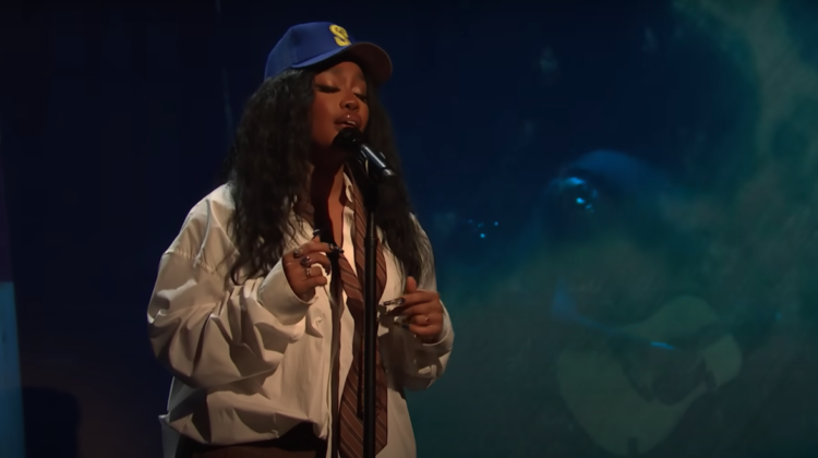 SZA performs "Blind" and "Shirt" on Saturday Night Live (SNL).
