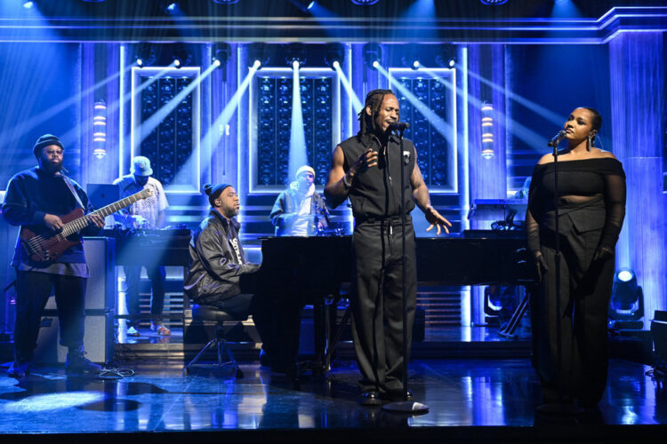 Robert Glasper, SiR, Alex Isley Back To Love on Fallon