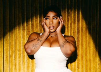 A photo of R&B singer Bee-B
