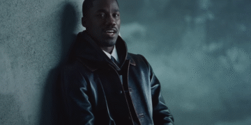 Givēon in his "Rather Be" music video.