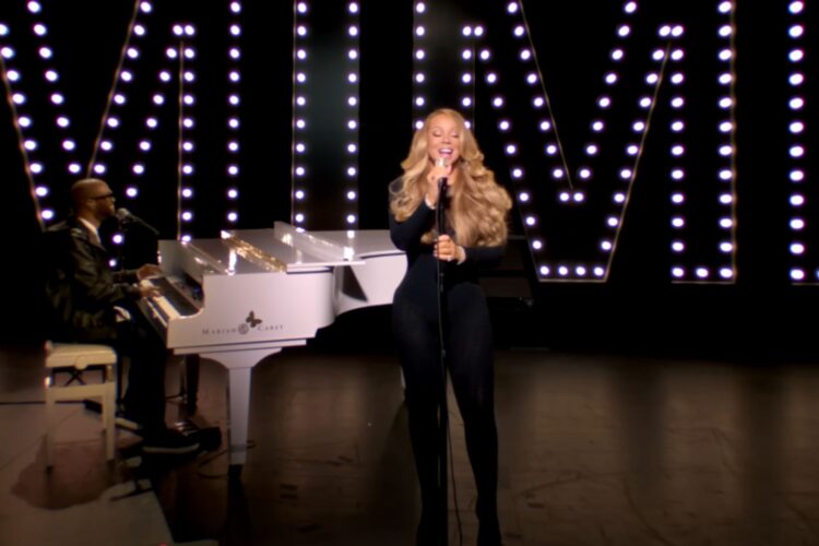 Mariah Carey performing songs from The Emancipation of Mimi on The Mimi Sessions